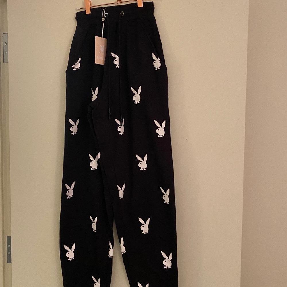 🔄 Playboy Black Repeat Bunny Print Joggers - Picture 6 of 6
